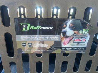 Camuflage kennel dog