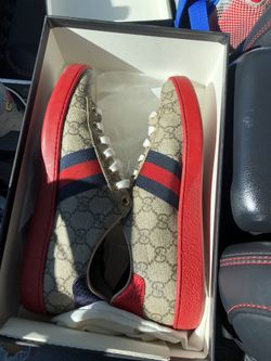 Size 8 Gucci Shoes !