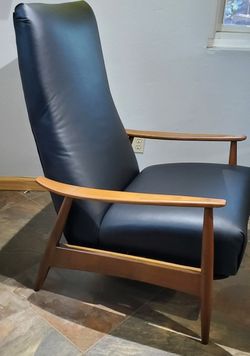 Milo Baughman for James Inc. Mid Century Recliner Lounge Chair
