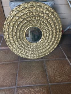 Gold mirror