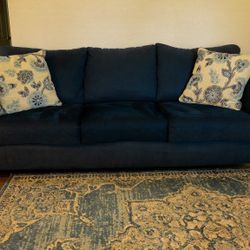 Sofa & Loveseat Set - Excellent Condition - Blue