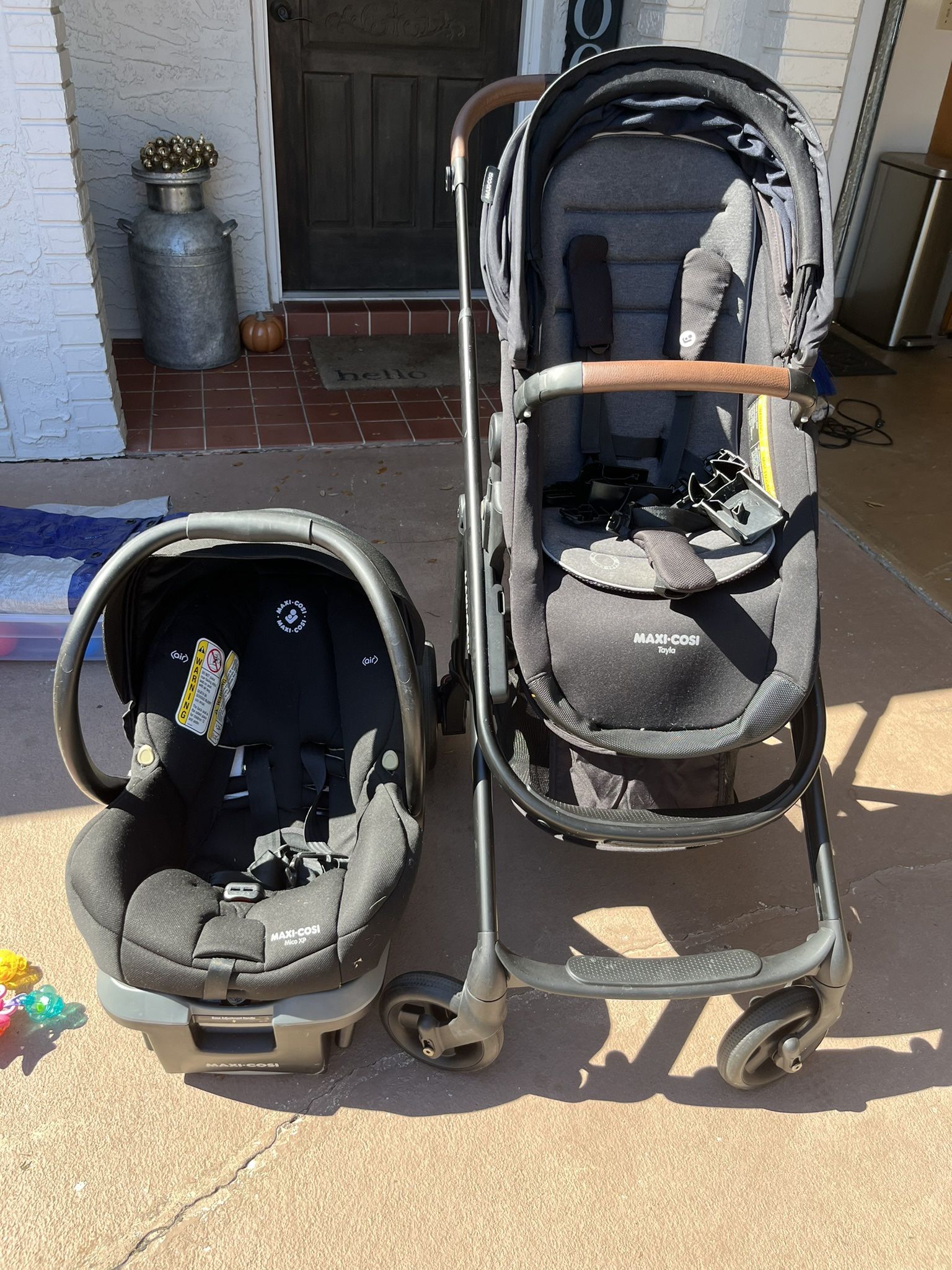 Maxi-Cosi Tayla Travel System 