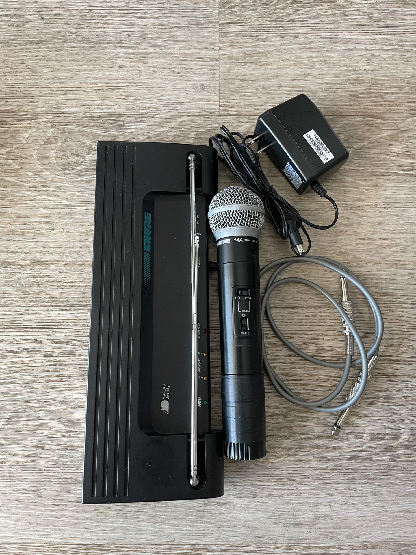 Shure Wireless Microphone ( Ready To Use)