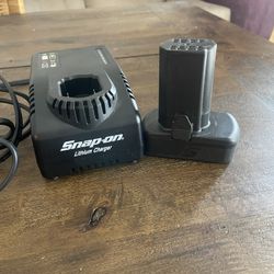 Snap On  Battery And Charger