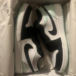 Jordan 1 Low
