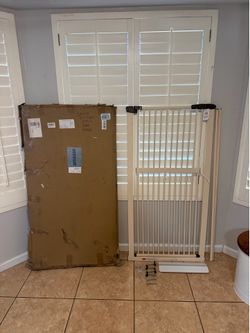 Lumizone 55.12” Extra Tall Pet Gate (35th Ave & Bell Rd)