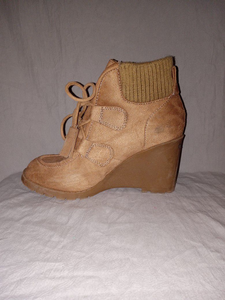 Brown Wedge Winter Boots $15