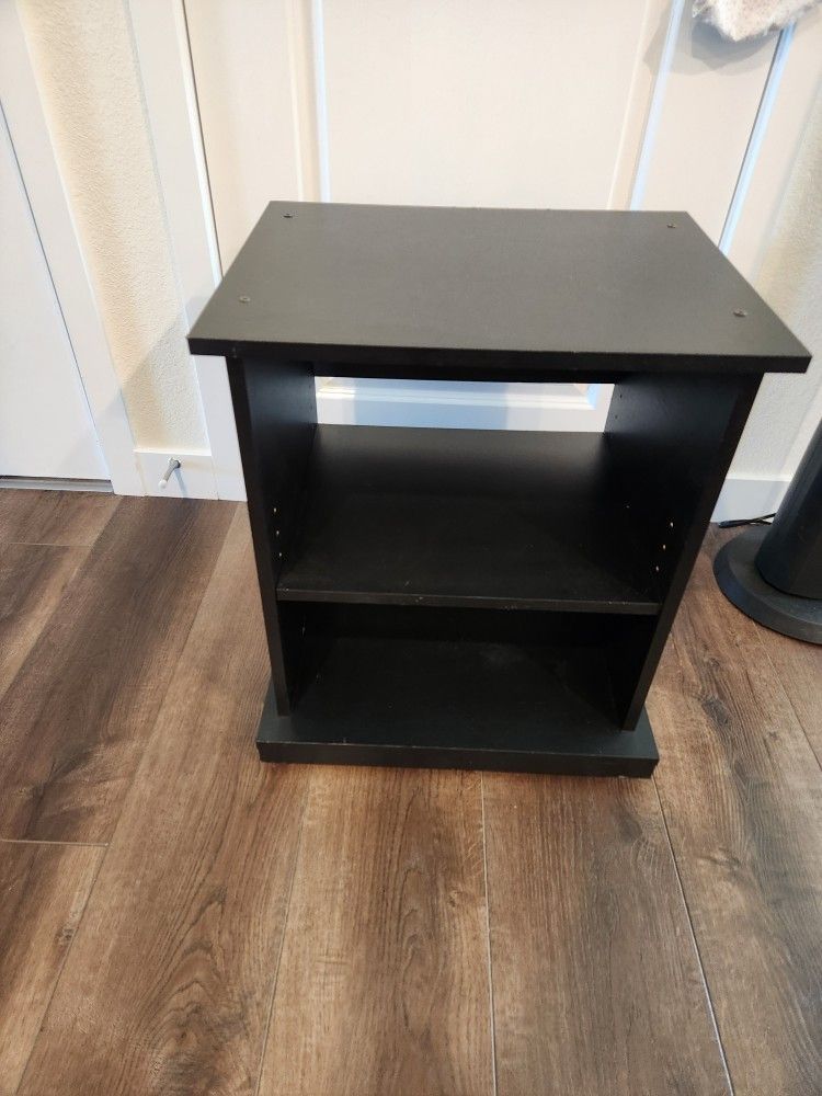 Black side table/end table with 4 wheels,Black, Wood, 23.5x20x16 inch, good condition, strong and sterdy