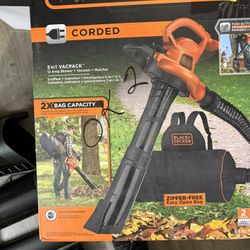 Black And Decker Corded Electric Blower / Vacuum 