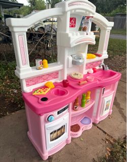 Play kitchen