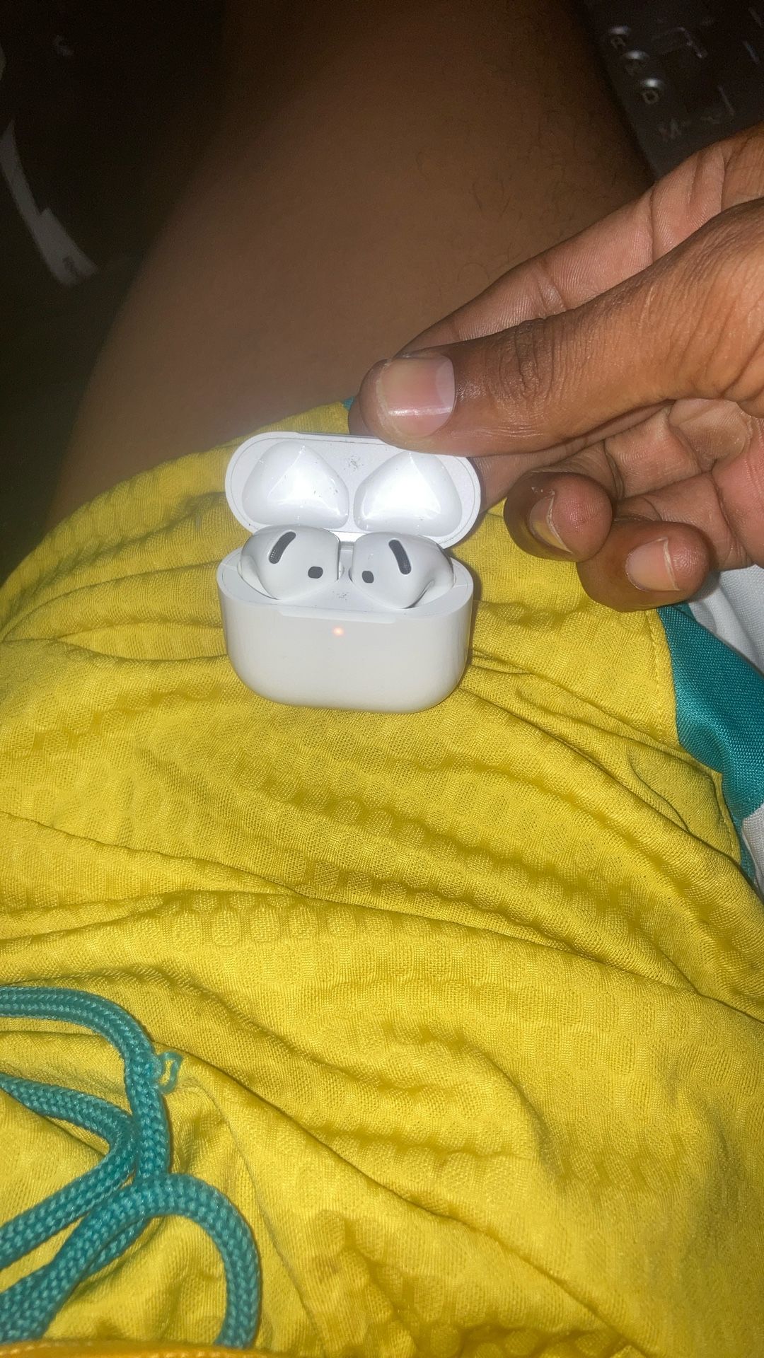 Air Pods 4