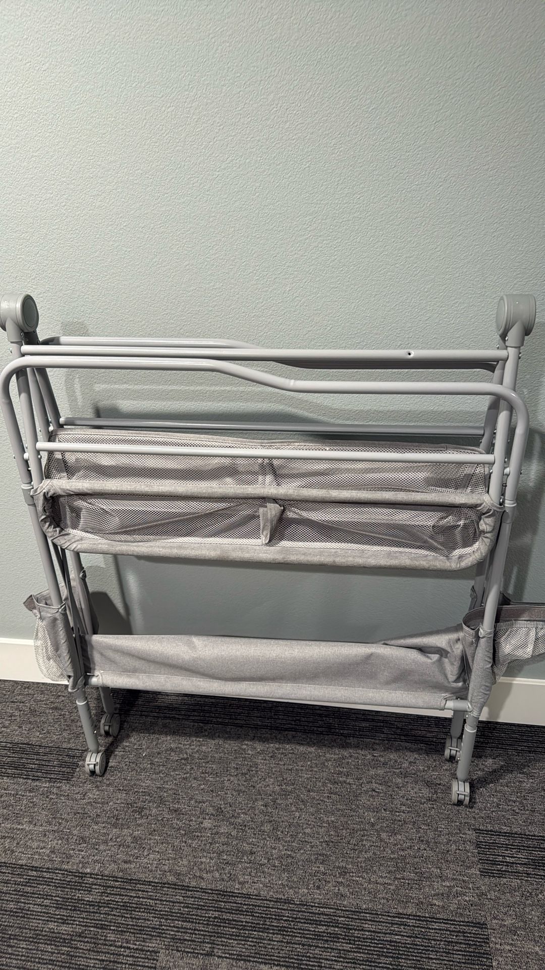 Sweeby foldable changing table