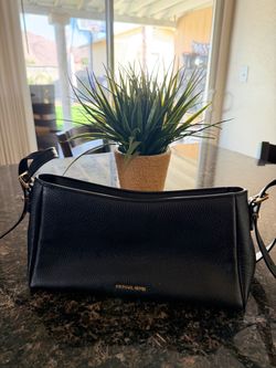 Michael Kors Black Leather Shoulder/Crossbody Bag