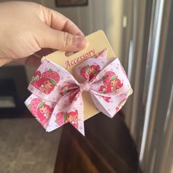 Strawberry Shortcake Bow