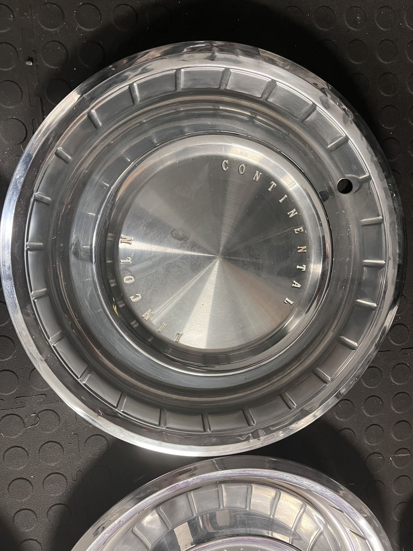 1962/63 Lincoln Continental Hubcaps