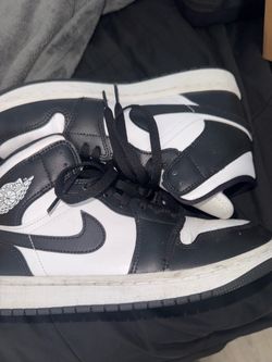 Black and white Air Jordan 1 Retro High
