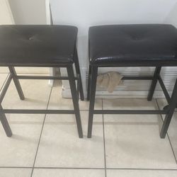 2 Stools