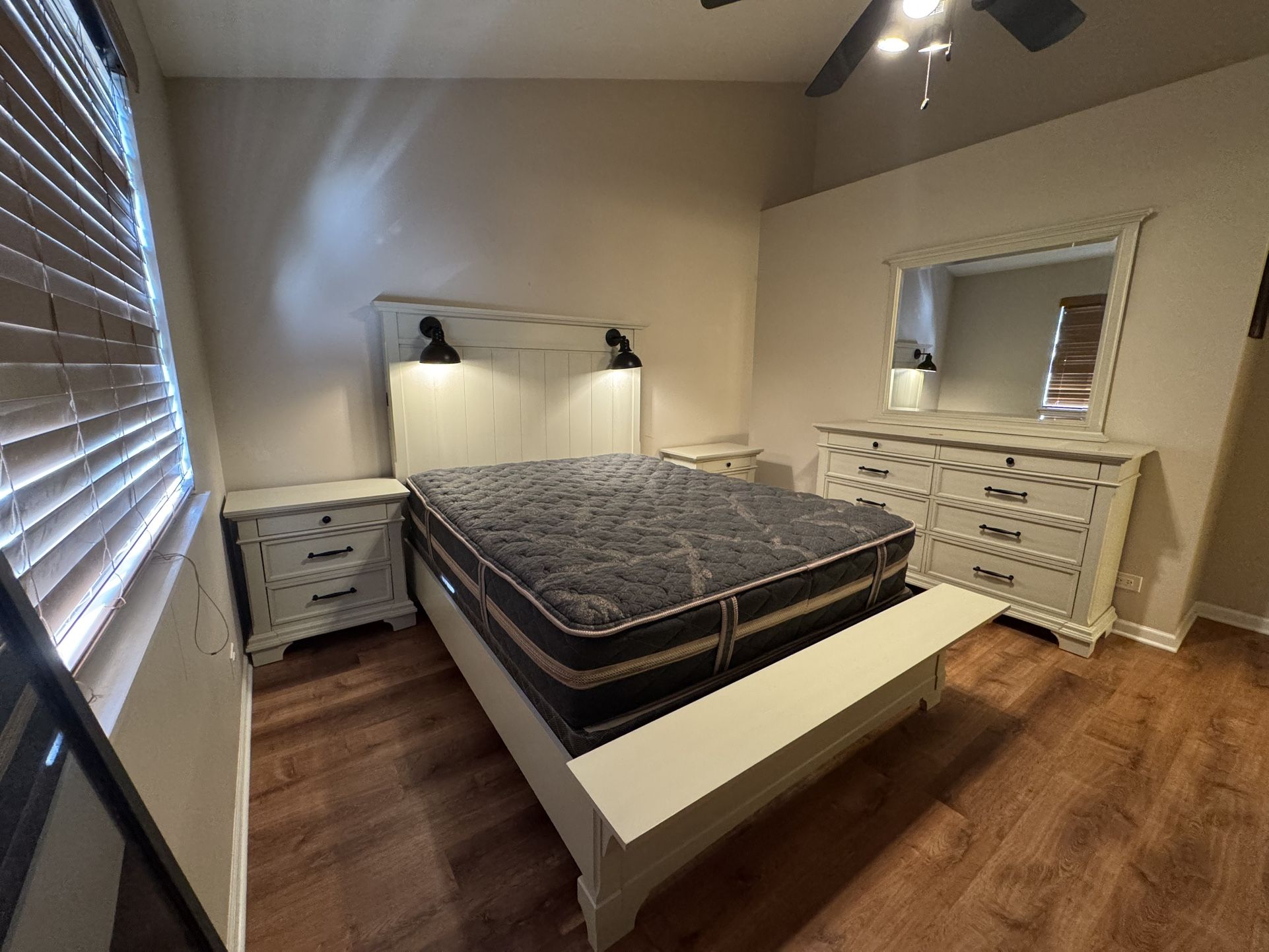 Full Queen bedroom Set With Everything 50%