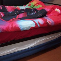 Trundle Twin Size Frame With 2 Mattress 