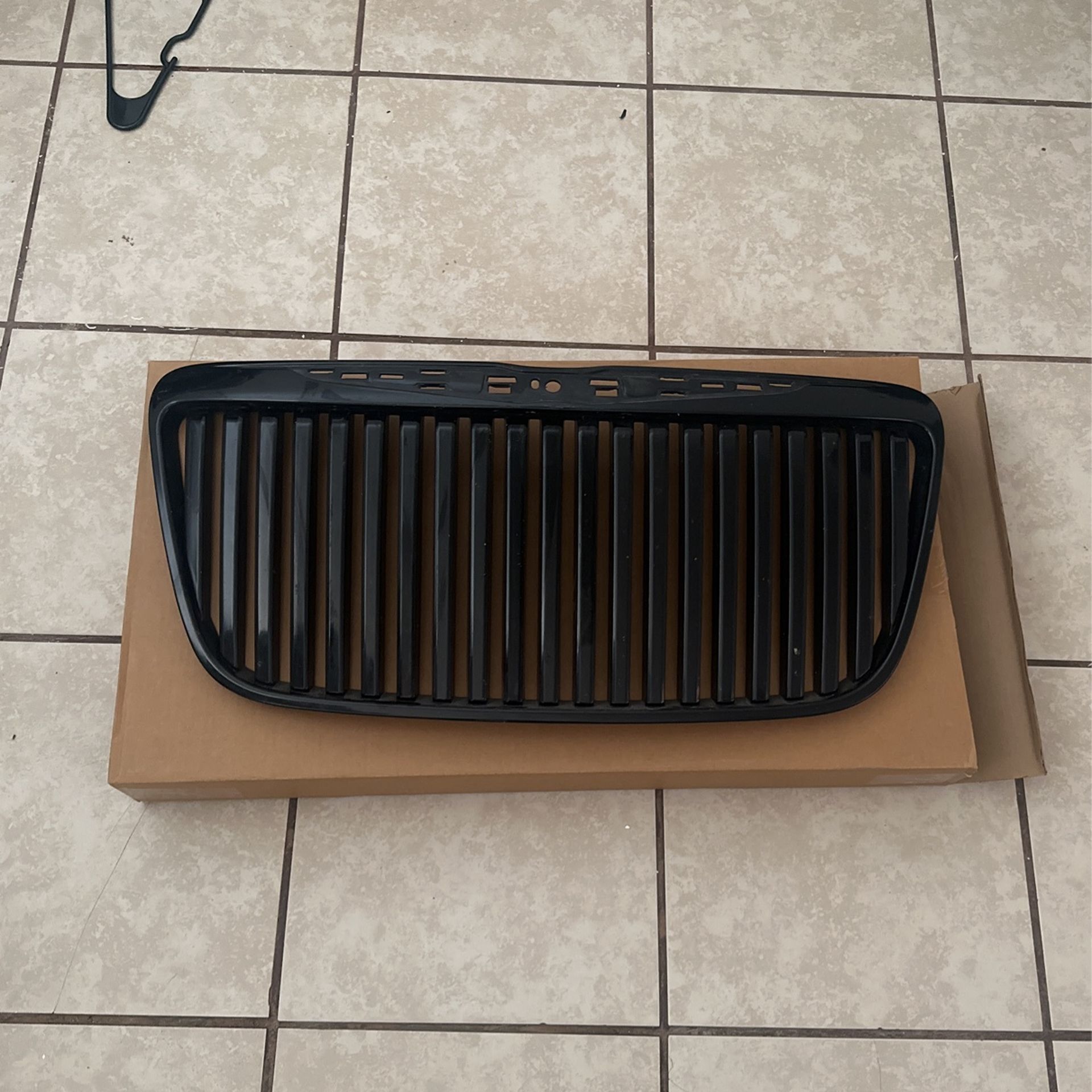 Chrysler 300 Grill 