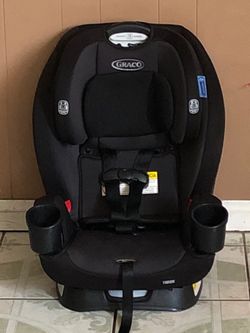 LIKE NEW GRACO SLIM FIT CONVERTIBLE CAR SEAT!!!!