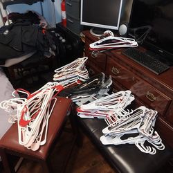 110    Clothes    Hangers