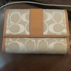 Coach continental wallet in beige signature canvas and leather NWOT