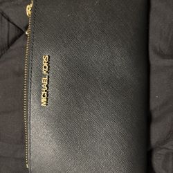 BRAND NEW MICHAEL KORS WRISTLET WALLET