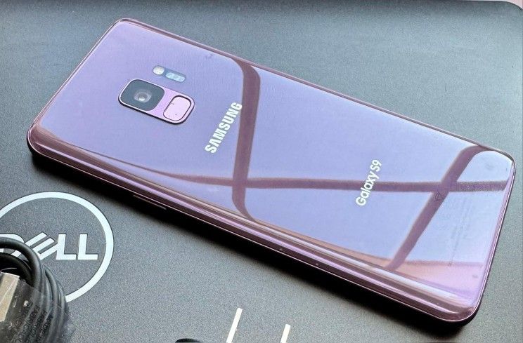 Samsung Galaxy S9 , Unlocked for all Company Carrier , Excellent Condition Like New