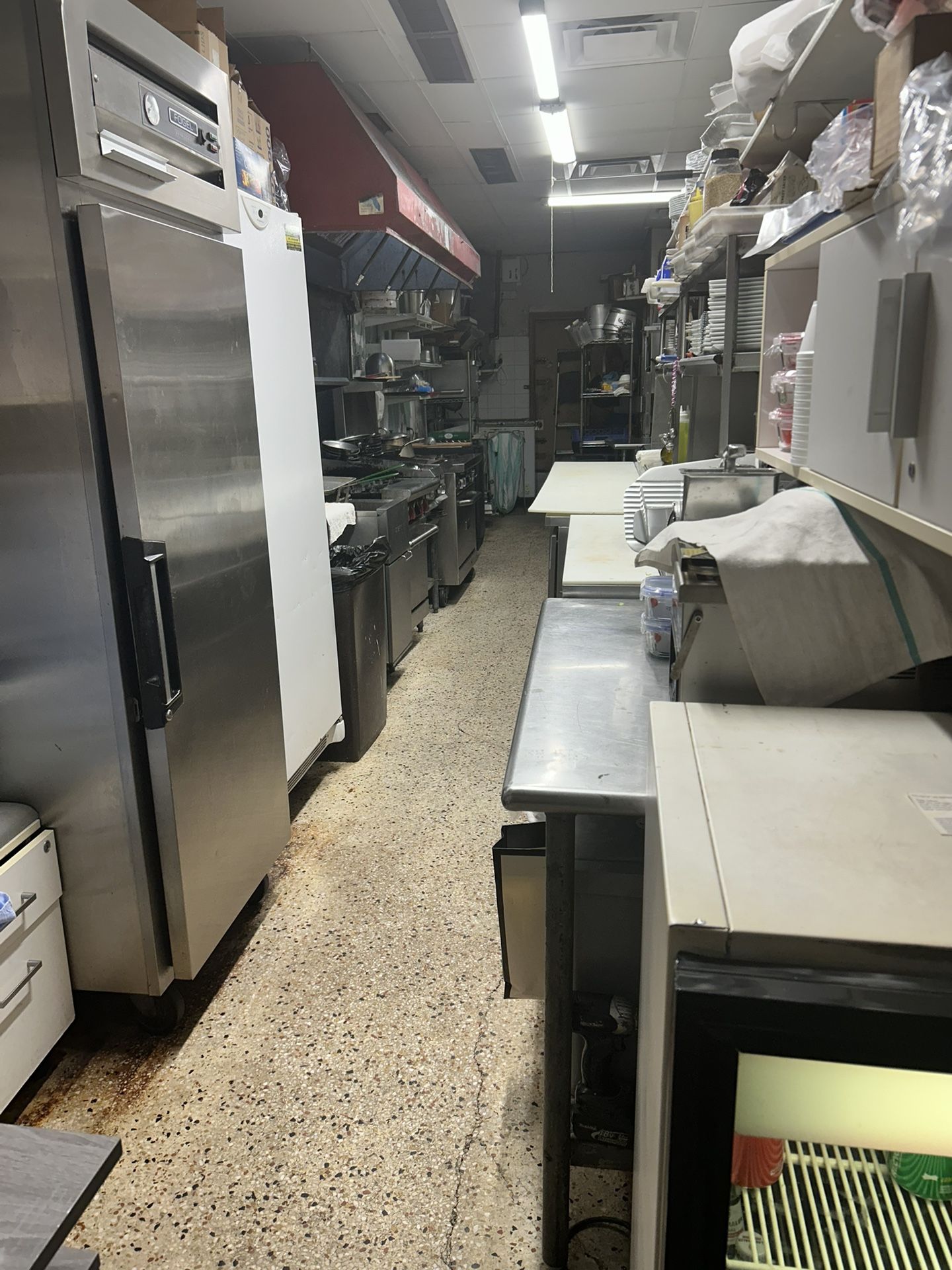 Rento Cocina Comercial, Muy Bien Ubicada.