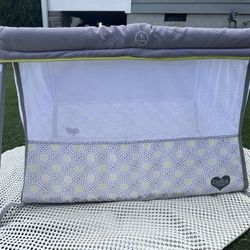Portable Crib/pack And Play