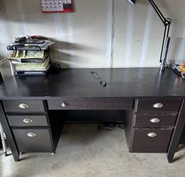 Free desk