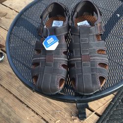 Men’s sandals size 14 medium