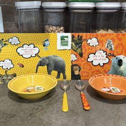 Vintage animal planet, placemats with matching bowls & spoons $10 for all