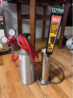 Beer Keg - C02 Tank (full) + Dual Gauge + Spout