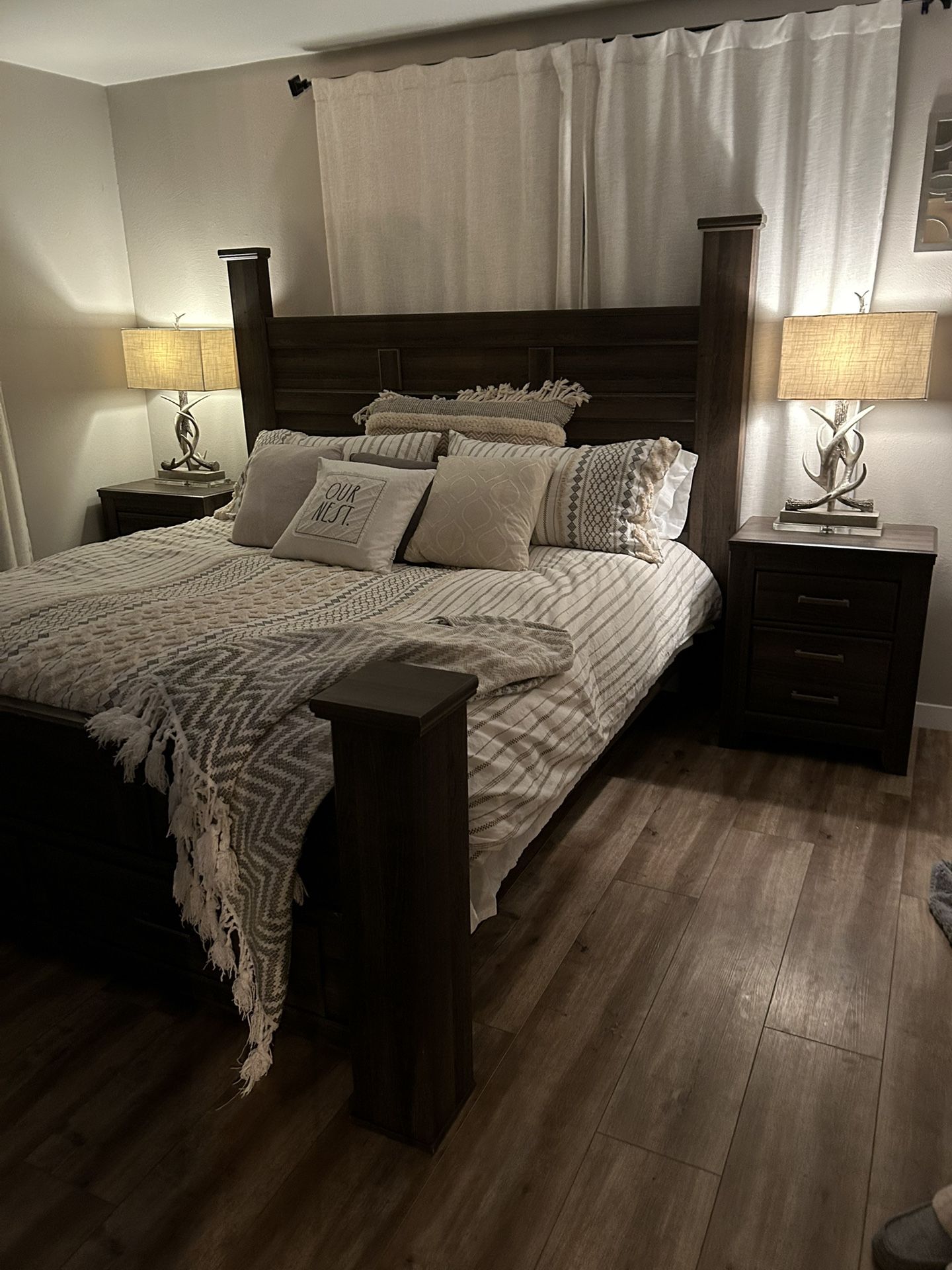 King size Bedroom Set