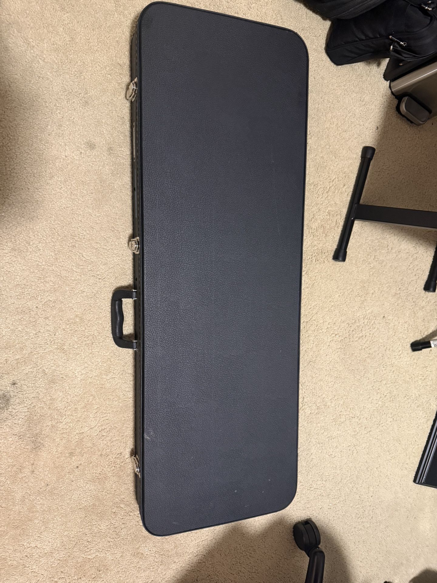 Roadrunner Guitar Case RRDWE - Will Fit Most Electrics