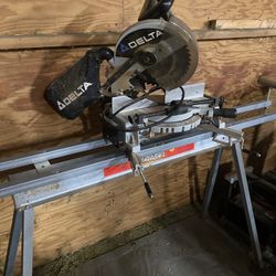 Delta 10” Compound Miter Saw / With Sta build Stand 