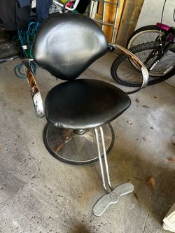 Styling chair