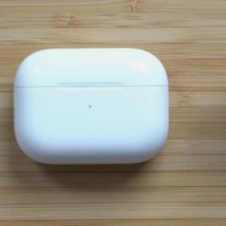 AirPod case generation 2