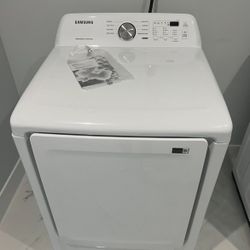 Like new electric dryer 