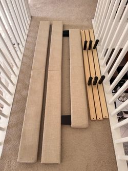 Full-size platform bedframe without headboard