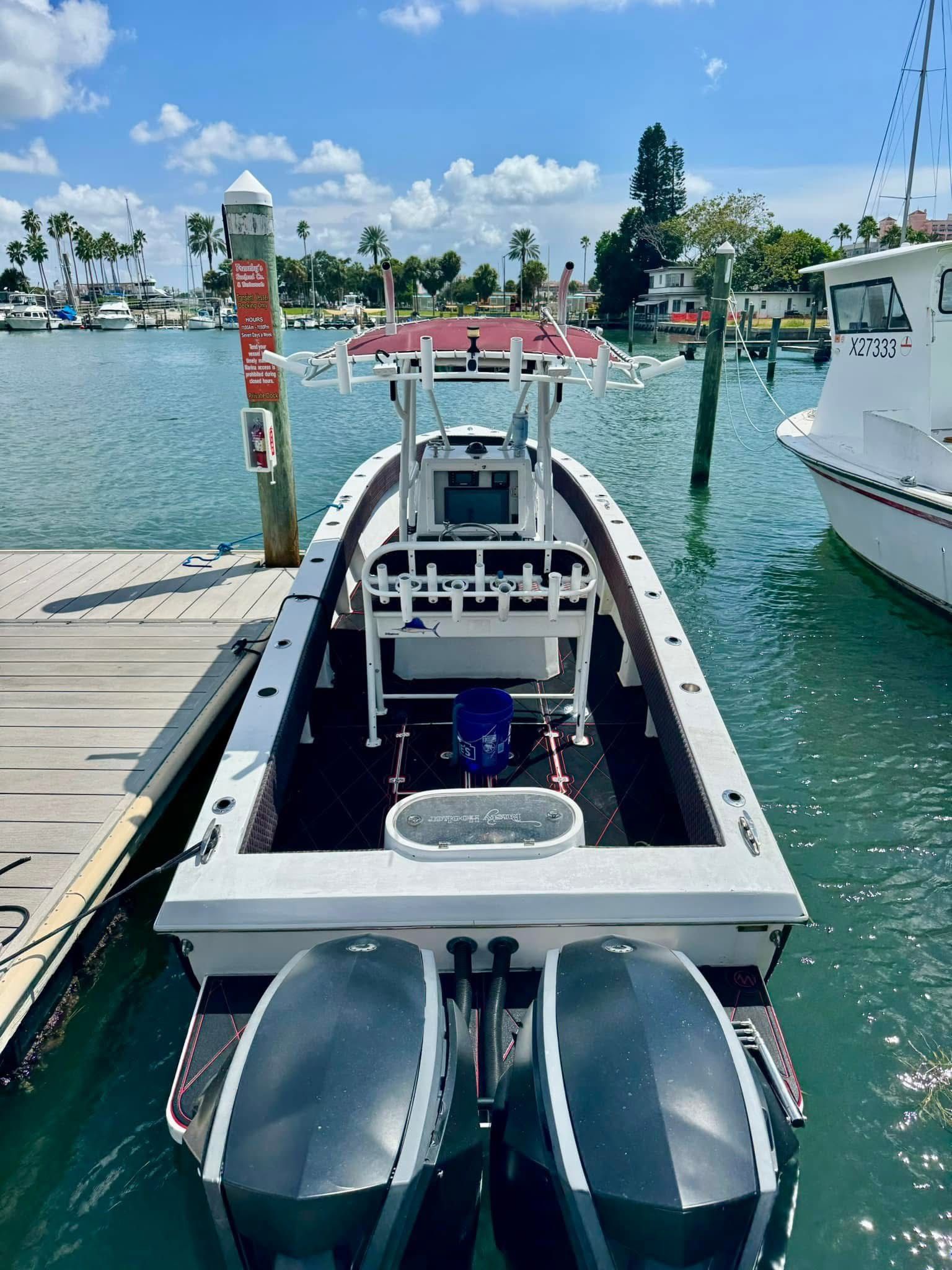 31 ft Center Console Twin 300hp Engines