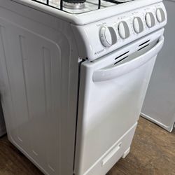  Hot Point 20 in. 2.3 cu. ft. Freestanding Gas Range in White