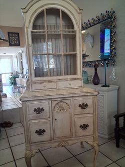 Buffet cabinet