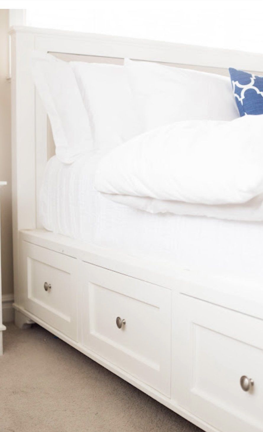 QUEEN Pottery Barn Platform Bed - 6 Storage Drawers