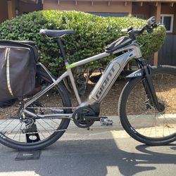 Giant 2019 Explorer E + 3  Size Medium