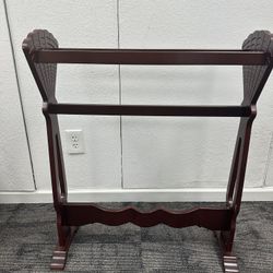 1-Metal  1-Wood Quilt Rack