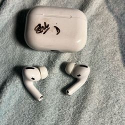 APPLE AIR PODS GREAT CONDITION 