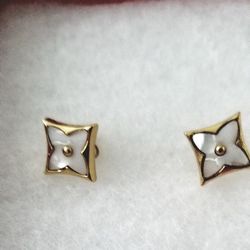 Designer done Tiffany Pierced Earrings w Post Backs